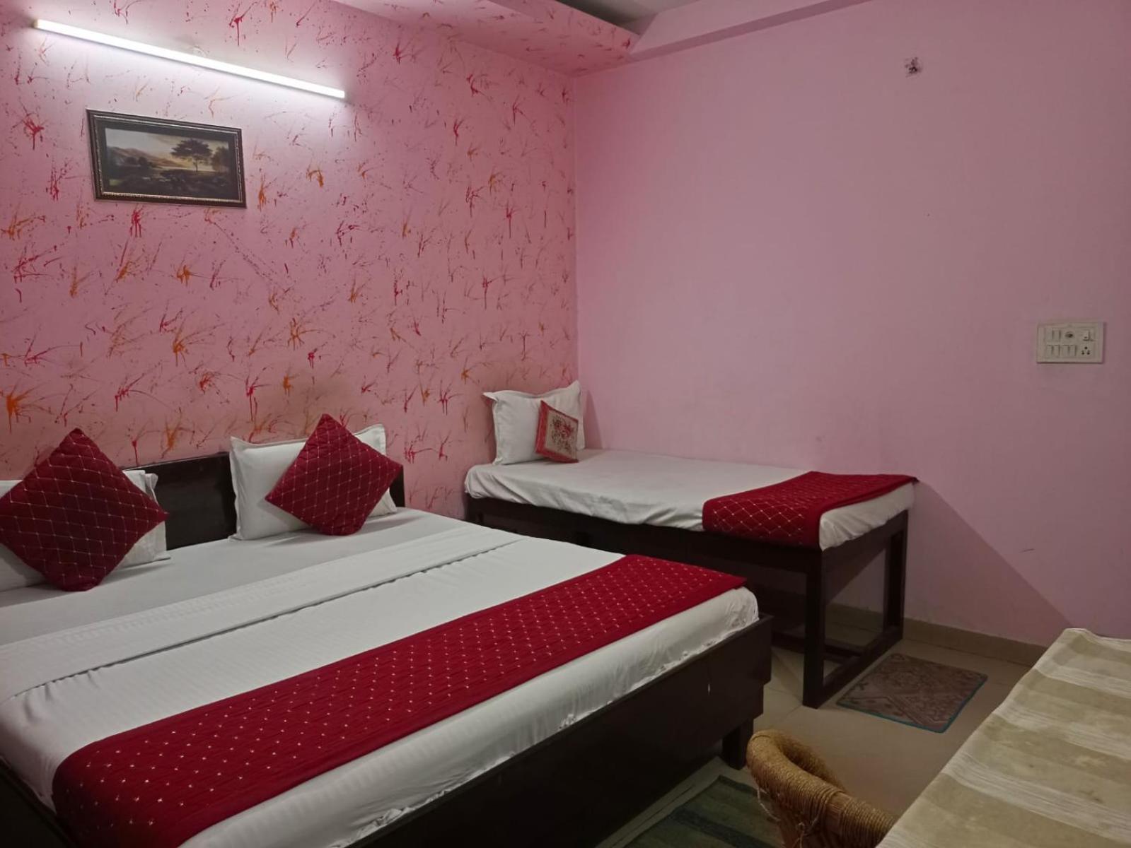 Airport Hotel Pariksheet Inn New Delhi Exterior photo