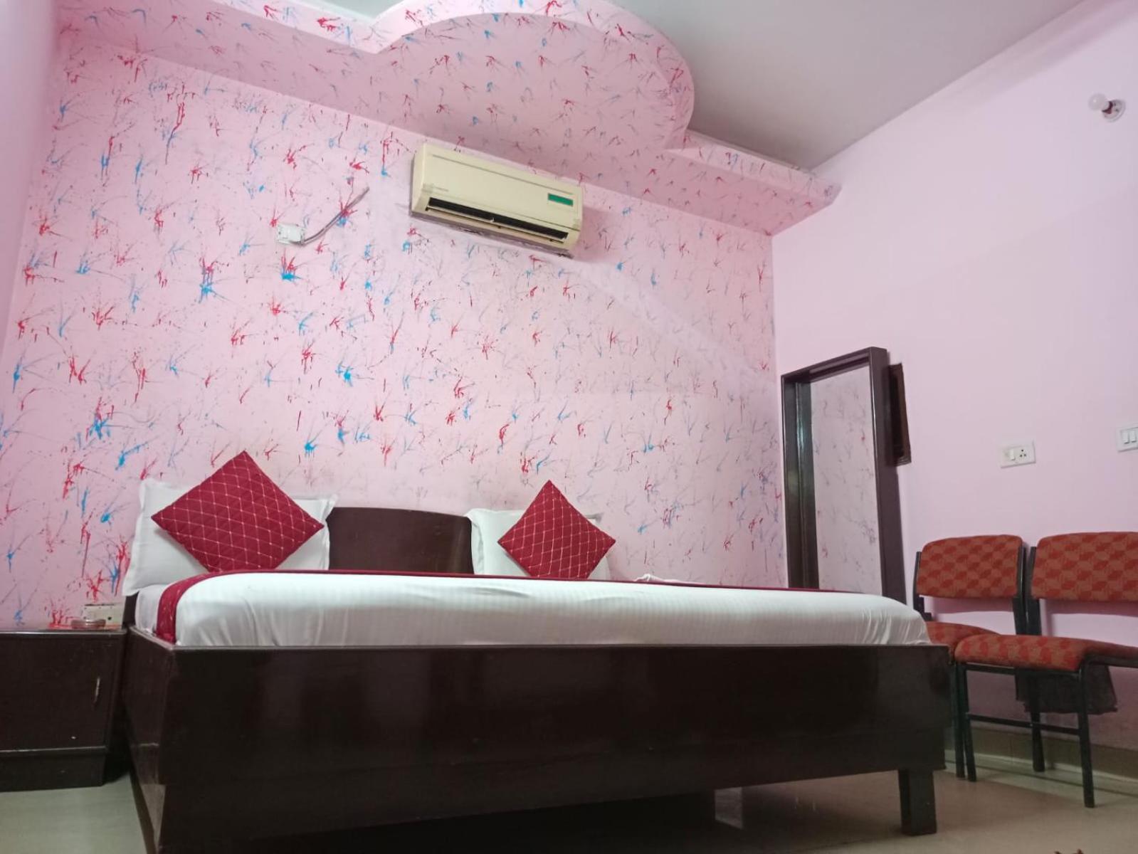 Airport Hotel Pariksheet Inn New Delhi Exterior photo